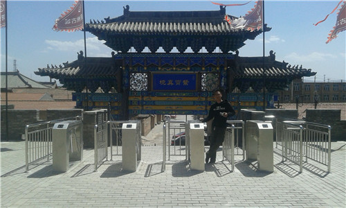 滨河小区  人脸识别技术